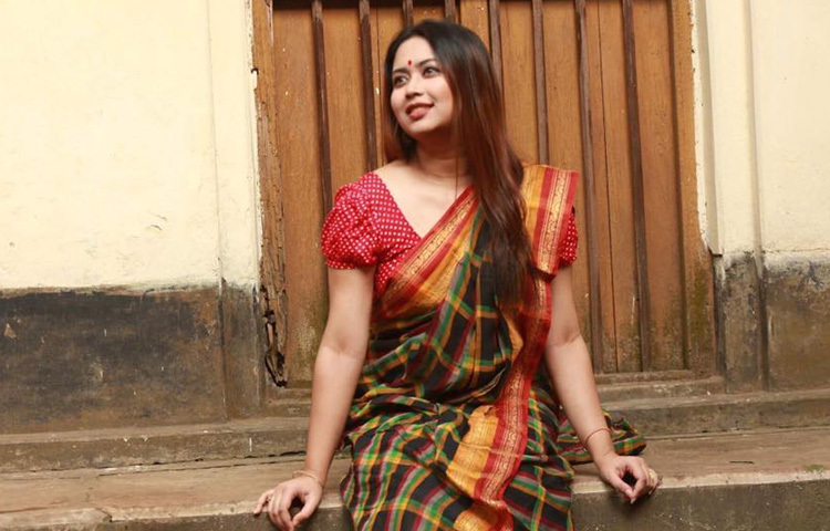 ২০০৮ সালে মূল অভিনেত্রী হিসেবে টেলিভিশনে অভিষেক ঘটে তার। প্রথম নাটক ‘নট আউট’-এই নজর কাড়েন। এরপর মোস্তফা সরয়ার ফারুকীর নির্মিত ‘ফার্স্ট ডেট’ নাটকে অভিনয় করে জনপ্রিয়তা বাড়ান বহু গুণ। অভিনয়ে ছিল সূক্ষ্মতা, অভিব্যক্তিতে ছিলো মাধুর্য-যা দ্রুতই তাকে দর্শকপ্রিয় করে তোলে।