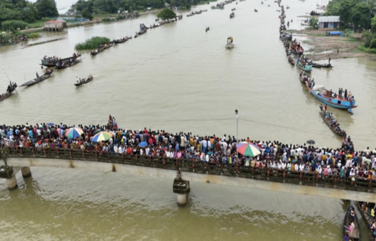 নৌকাবাইচ মানে মানুষের মিলন, আনন্দ আর সম্প্রীতির উৎসব। প্রতিবছর এই উৎসবের আয়োজন করা হবে এমনটা জানান তিনি।