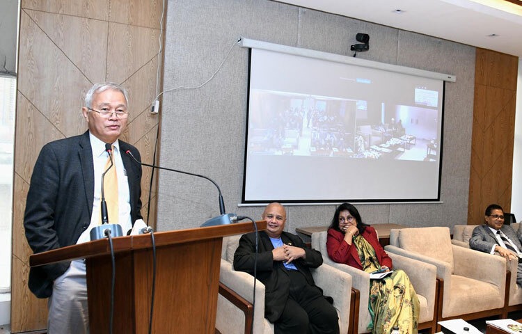 ঢাকায় পার্বত্য চট্টগ্রাম কমপ্লেক্সে ‘আন্তর্জাতিক পর্বত দিবস ২০২৫’ উপলক্ষে আয়োজিত ‘জল খাদ্য ও পর্বত এবং তার বাইরে জীবন জীবিকার জন্যে হিমবাহ গুরুত্বপূর্ণ’ শীর্ষক সেমিনারে প্রধান অতিথির বক্তৃতা করেন পার্বত্য চট্টগ্রাম বিষয়ক উপদেষ্টা সুপ্রদীপ চাকমা। ছবি: পিআইডি