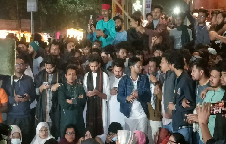 তিনি আরও বলেন, আমরা শরিফ ওসমান ভাইয়ের রক্তের দাম, এই বাংলাদেশের সার্বভৌমত্ব বিক্রি হতে দেব না ইনশাআল্লাহ।