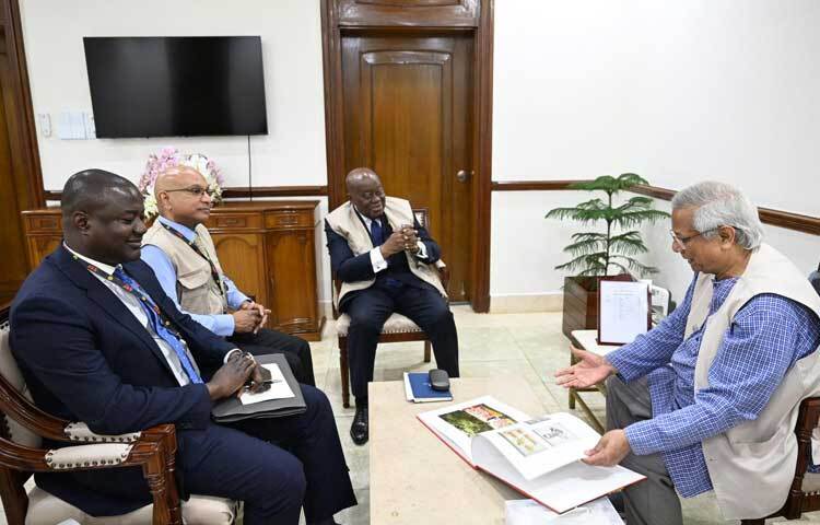 অন্তর্বর্তী সরকারের প্রধান উপদেষ্টা অধ্যাপক ড. মুহাম্মদ ইউনূসের সঙ্গে সৌজন্য সাক্ষাৎ করেছে কমনওয়েলথ অবজারভার গ্রুপের একটি প্রতিনিধিদল।