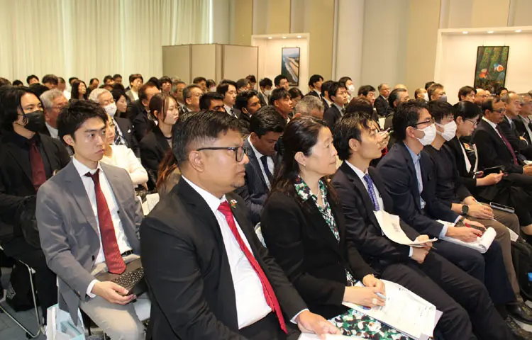 আজ জাপানের টোকিওতে বাংলাদেশ দূতাবাসে বাংলাদেশি রপ্তানি পণ্যের বাজার সম্প্রসারণ ও বিনিয়োগ বৃদ্ধির লক্ষ্যে ‘বাংলাদেশ বিজনেস সেমিনার’ অনুষ্ঠিত হয়। ছবি: পিআইডি