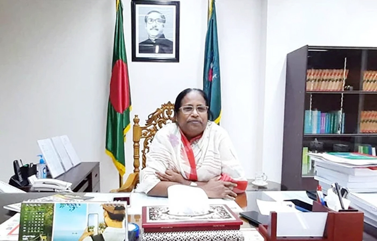 ভোটের প্রস্তুতি এগিয়ে যাচ্ছে জানিয়ে নির্বাচন কমিশনার রাশেদা সুলতানা বলেছেন, রাজনৈতিক অস্থিরতা কমে আসবে ধীরে ধীরে। একটা সময় আসবে, বিএনপিও ভোটে আসবে। আজ নির্বাচন ভবনে সাংবাদিকদের সঙ্গে আলাপকালে তিনি এ কথা বলেন। ছবি: সংগৃহীত