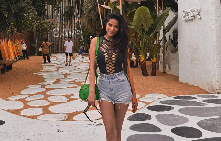 ২০১৭ সালে পুনম ‘পাণ্ডে অ্যাপ’ নামে একটি অ্যাপ চালু করেন। সেখানে নিজের ব্যক্তিগত ছবি দিতে শুরু করেন। কিন্তু মাত্র এক ঘণ্টার মধ্যে গুগল থেকে বন্ধ করে দেওয়া হয় ওই অ্যাপ। এ ঘটনার পরও তিনি ব্যাপক সমালোচিত হন। ছবি: সংগৃহীত