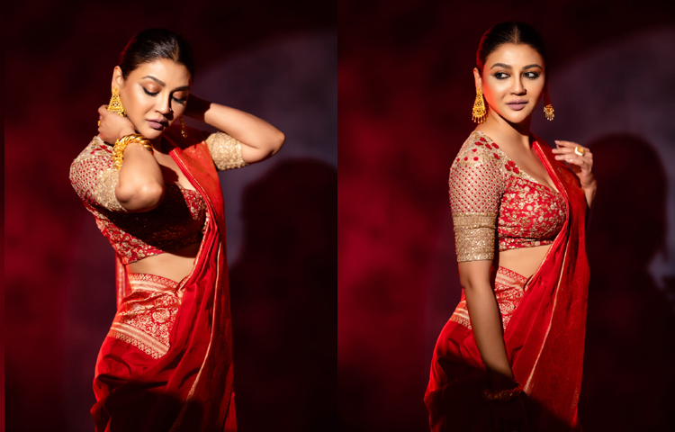 ছবিতে মরে গিয়ে ভূত হয়ে গেছেন বনলতা। ভূত হয়ে সে মরতে চায় কিন্তু মর‍তে পারছে না। এই সময় তাকে সাহায্য করে একটি বাচ্চা ছেলে। এমনই গল্পে নির্মিত এ ছবিটি। ছবি: জয়া আহসানের ফেসবুক থেকে