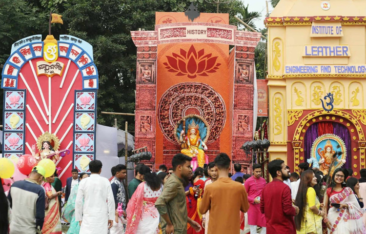 মাঘ মাসের শুক্লাপঞ্চমী তিথিতে সরস্বতী পূজা অনুষ্ঠিত হয়। এ তিথি বসন্ত পঞ্চমী নামেও পরিচিত। ছবি: মাহবুব আলম