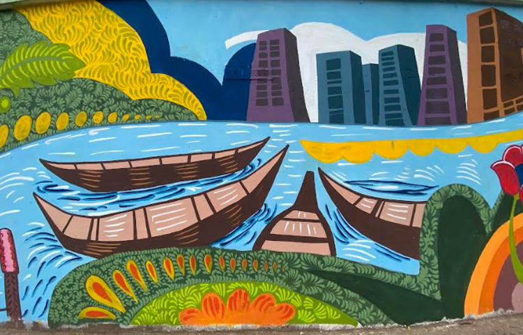 এছাড়া দেওয়ালে ফুটে উঠেছে বুড়িগঙ্গার নৌকা, মা ও প্রকৃতির বিভিন্ন চিত্র। ছবি: মেহেরাবুল ইসলাম সৌদিপ