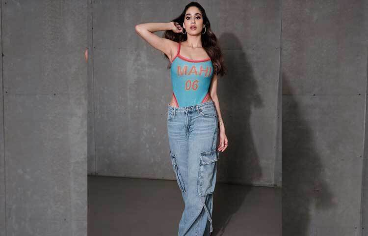 জানা গেছে, ‘মিস্টার অ্যান্ড মিসেস মাহি’ ছবিটি মুক্তির প্রথম দিন সাত কোটি রুপি ব্যবসা করেছে। ছবি: ফেসবুক থেকে