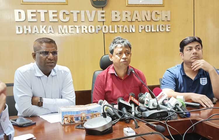 কোটা আন্দোলন চলাকালীন গণঅধিকার পরিষদের সভাপতি ও ডাকসুর সাবেক ভিপি নুরুল হক নুরকে একজন নেতা চার লাখ টাকা দেন। সেই টাকা কীভাবে কীজন্য খরচ করা হয়েছে সেসব বিষয় জানার চেষ্টা করছে ঢাকা মহানগর (গোয়েন্দা) পুলিশ। ছবি: তৌহিদুজ্জামান তন্ময়