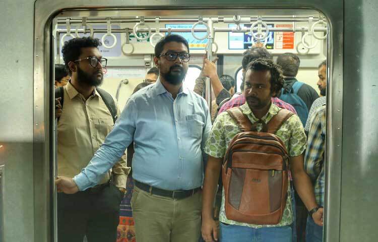 মেট্রোরেল চালু হওয়ায় স্বস্তি ফিরেছে জনজীবনে। ছবি: মাহবুব আলম