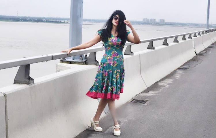 সোহানা সাবা বাংলাদেশের একজন অভিনেত্রী এবং মডেল। তিনি ছোট এবং বড় পর্দায় অভিনয় করে থাকেন। তবে তার ক্যারিয়ার শুরু করেন নাচের মাধ্যমে। বর্তমানে অভিনয়শিল্পী হিসেবেই সবার কাছে পরিচিত। ছবি: ফেসবুক থেকে নেওয়া