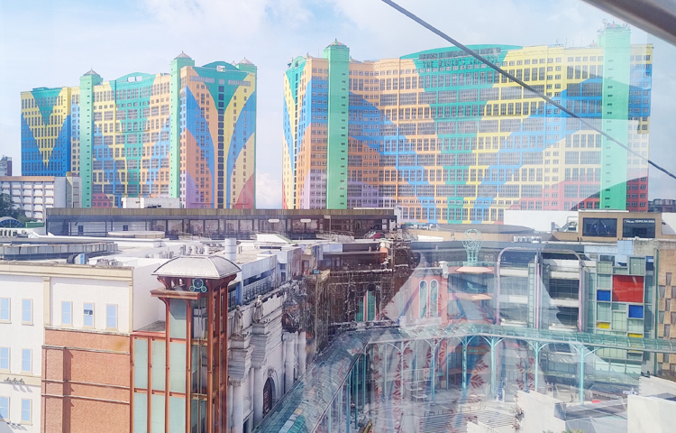 বিদেশ ভ্রমণ করতে চাইলে যে কেউ এ দেশ ভ্রমণ করতে পারেন। ভ্রমণের সময় কুয়ালালামপুর অবশ্যই ঘুরে বেড়াবেন। এশিয়ার অন্য বড় শহরের মতো এখানে ভ্রমণকারীরা এসে পৌঁছায়। পরে শহরের বাইরে ভ্রমণের জন্য চলে যায়। ছবি: এম মাঈন উদ্দিন