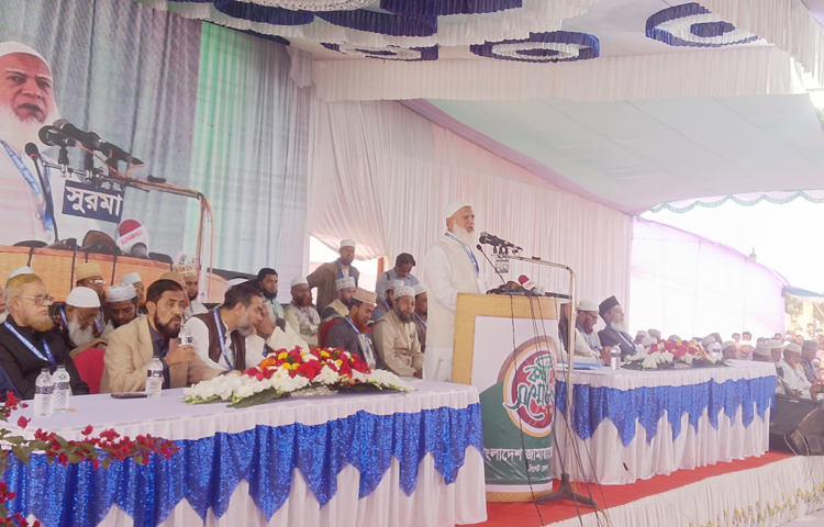 জামায়াতে ইসলামীর আমির ডা. শফিকুর রহমান বলেছেন, দেশের মাঠিতে আর কোনো অপশক্তি মাথাচাড়া দিয়ে উঠতে পারবে না। আর কোনো অপশক্তির কাছে মাথা নত করা হবে না। আজ সিলেট মহানগরীর সরকারি আলিয়া মাদরাসা মাঠে কর্মী সমাবেশে তিনি এ কথা বলেন। ছবি: জাগো নিউজ