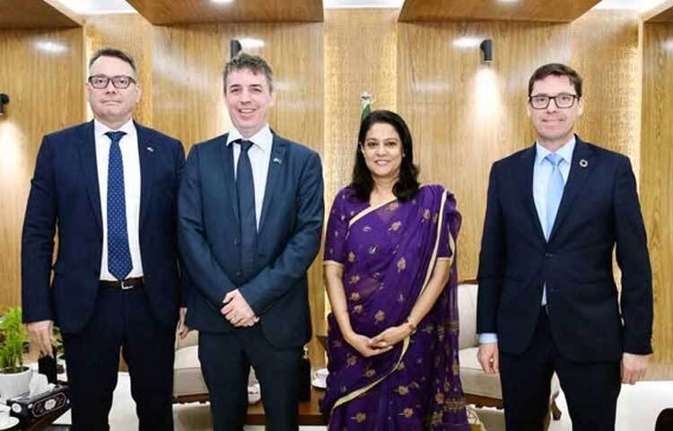 পরিবেশ, বন ও জলবায়ু পরিবর্তন এবং পানিসম্পদ মন্ত্রণালয়ের উপদেষ্টা সৈয়দা রিজওয়ানা হাসানের সঙ্গে ঢাকায় নিযুক্ত সুইডেনের রাষ্ট্রদূত নিকোলাস উইকস, নরওয়ের রাষ্ট্রদূত হ্যাকন আরালড গুলব্র্যান্ডসেন ও ডেনমার্ক দূতাবাসের ডেপুটি হেড অব মিশন অ্যান্ডার্স বি কার্লসেন বৈঠক করেছেন।