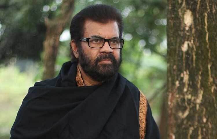 ইলিয়াস কাঞ্চন যৌথভাবে প্রথম প্রযোজনা করেন ‘সর্পরানী’ ও ‘বোনের মতো বোন’ চলচ্চিত্র। এরপর তিনি এককভাবে প্রযোজনা করেন ‘বাদশা ভাই’, ক্যারিয়ারের ১০০তম চলচ্চিত্র ‘মাটির কসম’, ‘খুনি আসামী’,‘ বদসূরত’, ‘বাঁচার লড়াই’,‘ মুন্না মাস্তান’ ইত্যাদি।