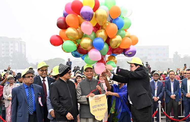 উদ্বোধন শেষে প্রধান উপদেষ্টা বলেন, ‘সমাজসেবা প্রতিটি মানুষের দায়িত্ব আর মন্ত্রণালয়ের কাজ হলো সবাইকে মনে করিয়ে দেওয়া, যেন কেউ ভুলে না যায় এই দায়িত্ব থেকে, দূরে সরে না যায়...আশা করি, এই আহ্বান সবার কাছে পৌঁছে যাবে।’