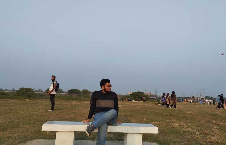 অনিন্দ্য সুন্দর স্থানটি হালিশহর সমুদ্রসৈকত নামে সর্বাধিক পরিচিত হলেও এটির বর্তমান নাম গানার্স ট্রেনিং এরিয়া।