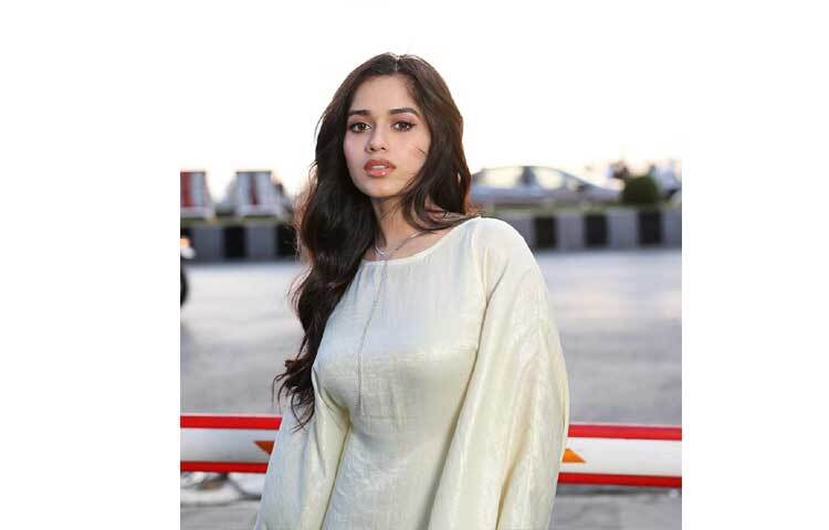 ‘কাশী-আব না রাহে তেরা কাগজ কোরা’ সিরিয়ালে অভিনয় করে আলোচনায় আসে এই জান্নাত।