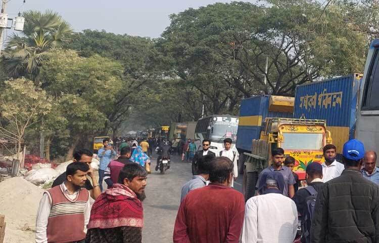 এ বিষয়ে কুষ্টিয়ার পুলিশ সুপার মিজানুর রহমান বলেন, থানা স্থানান্তরের জন্য বেশ কিছু প্রক্রিয়া আছে। এর মধ্যে অবকাঠামো নির্মাণের ব্যাপারও রয়েছে। রাতারাতি সবকিছু করা সম্ভব হয় না। এর জন্য সময় প্রয়োজন।