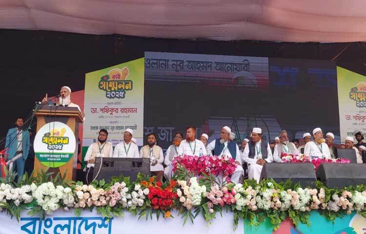 অন্তর্বর্তীকালীন সরকারের দেশ সংস্কারের উদ্যোগের ফাঁকে সারাদেশে দলীয় ভিত্তি মজবুত করতে টেকনাফ থেকে তেঁতুলিয়া, রূপসা হতে পাথুরিয়া চষে বেড়াচ্ছেন কেন্দ্রীয় নেতৃবৃন্দরা।