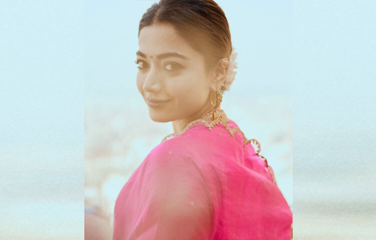 তার মিষ্টি এই ছবিগুলোতে ভালোবাসা জানাতে ভুলেননি ভক্ত-অনুরাগীরা।