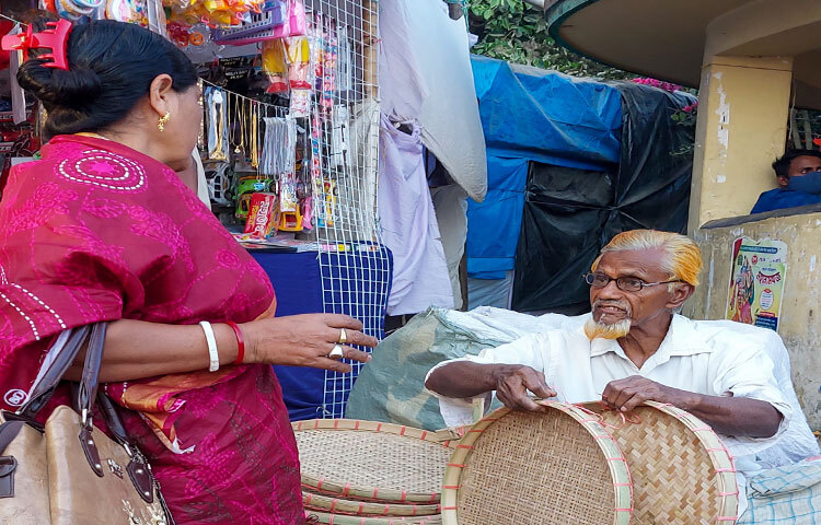 দেশীয় এবং নিজ নিজ ধর্মীয় উৎসব পালন করার পাশাপাশি আদিনাথ মেলা হয়ে উঠেছে মহেশখালীর মানুষের প্রাণের মেলা।
