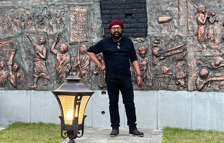 ২০০৫ সালে আসে তরুণের প্রথম একক ‘কষ্টের কয়লা’।