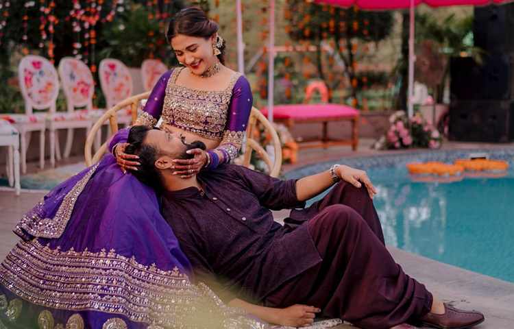 মেহেদি অনুষ্ঠানের ছবি ২৩ ফেব্রুয়ারি রাতে সামাজিক যোগাযোগমাধ্যমে ছড়িয়ে পরে। তবে এবার মেহজাবীন নিজেই শেয়ার করেছেন সেই ছবি।