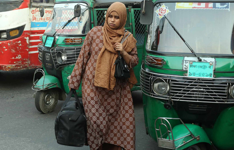 দীর্ঘ সময় জার্নি করে ক্লান্ত তারা।