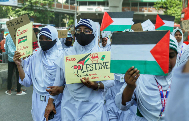 ঢাকা বিশ্ববিদ্যালয়, জাহাঙ্গীরনগর বিশ্ববিদ্যালয়সহ বিভিন্ন শিক্ষাপ্রতিষ্ঠান রোববার আনুষ্ঠানিকভাবে জানিয়ে দেয়, আজ শিক্ষা কার্যক্রম বন্ধ থাকবে। ক্লাস-পরীক্ষা হবে না।