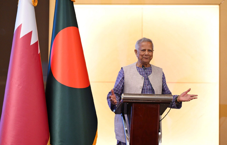 প্রধান উপদেষ্টা বলেন, বাংলাদেশ এখন আবার ব্যবসায় ফিরে এসেছে এবং সেটা বড় আকারে ফিরে এসেছে। আমরা আপনাদের অংশীদারত্ব চাই।