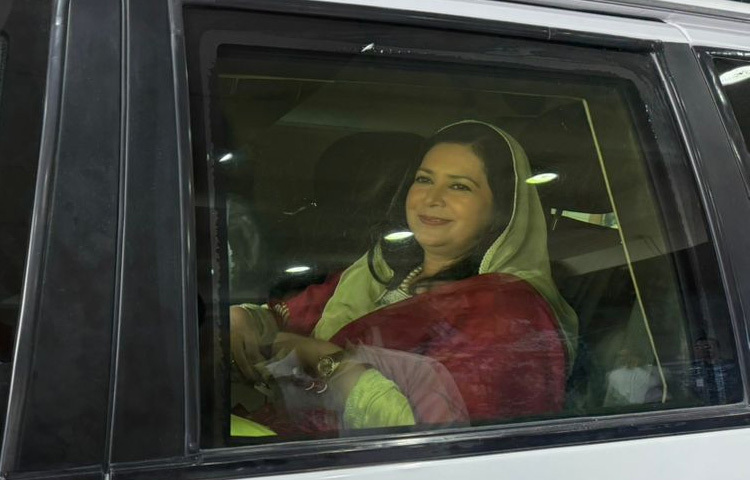 বিগত বছরগুলোতে শামিলা রহমান বিভিন্ন সময় দেশে অবস্থান করলেও ২০০৮ সালের ১১ সেপ্টেম্বর দেশত্যাগের পর এই প্রথম দেশে ফিরতে পারলেন জুবাইদা রহমান।