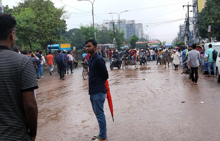 ২ জুন ৪১ শিক্ষার্থীর বিরুদ্ধে শাস্তিমূলক ব্যবস্থা নেওয়া হয়। তাদের মধ্যে ২৪ জনকে স্থায়ী ও ১৬ জনকে সাময়িক বহিষ্কার করা হয়। বাকি একজনকে সতর্কবার্তা দেয় বিশ্ববিদ্যালয় প্রশাসন।
