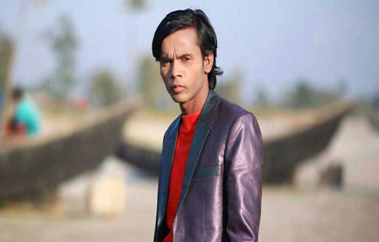 তবে তার মুঠোফোনে কল দিয়ে কোনো সাড়া মেলেনি। তার পরিবারের সূত্রও কোনো তথ্য দিতে পারছে না।