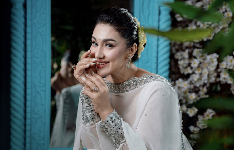 বর্তমানে হাতে সিনেমার কাজ না থাকলেও ব্যবসা নিয়ে ব্যস্ত সময় পার করছেন এই সুন্দরী।