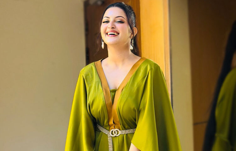 এক বাক্যেই যেন বলে ফেললেন পুরো বাস্তবতা। হেটারদের নজর যেমন সবসময় তার দিকে, তেমনি স্টাইল আইকন হিসেবেও তিনি নকলের শীর্ষ তালিকায়।