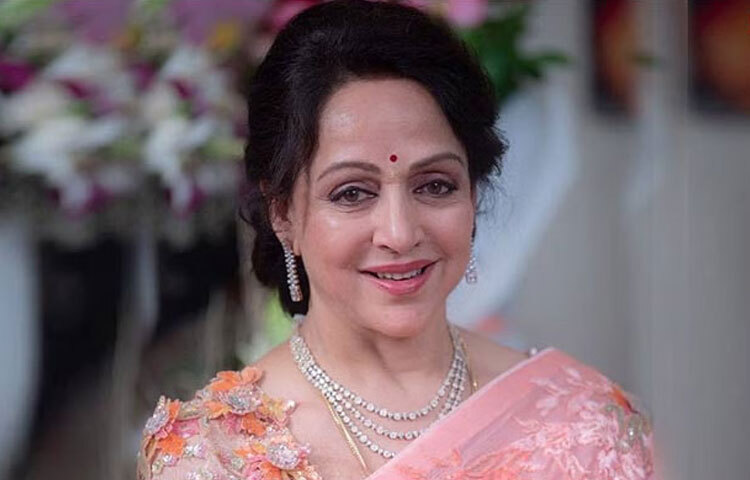 ১৯৭৭ সালে ‘ড্রিম গার্ল’ ছবির পর থেকে হেমা মালিনীর নামের সঙ্গে এই উপাধি যেন চিরস্থায়ী হয়ে গেছে। কিন্তু সেই ‘ড্রিম’ কেবল তার চেহারায় নয়-ছিল তার পরিশ্রমে, তার শৃঙ্খলায়, তার একাগ্রতায়। পর্দার পেছনে যে নারীটি ভোরবেলা উঠে নৃত্যের অনুশীলন করতেন, তারপর ক্যামেরার সামনে নিজের আলোকচ্ছটায় চরিত্রকে জীবন্ত করতেন-তিনি ছিলেন প্রকৃত সৃজনশীল স্বপ্নদ্রষ্টা।