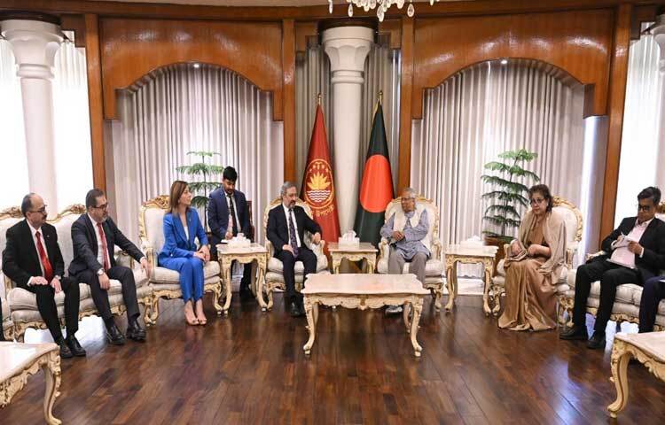 তুরস্কের সাত সদস্যের একটি নির্বাচন পর্যবেক্ষক দল আজ অন্তর্বর্তী সরকারের প্রধান উপদেষ্টা অধ্যাপক ড. মুহাম্মদ ইউনূসের সঙ্গে সৌজন্য সাক্ষাৎ করেন।