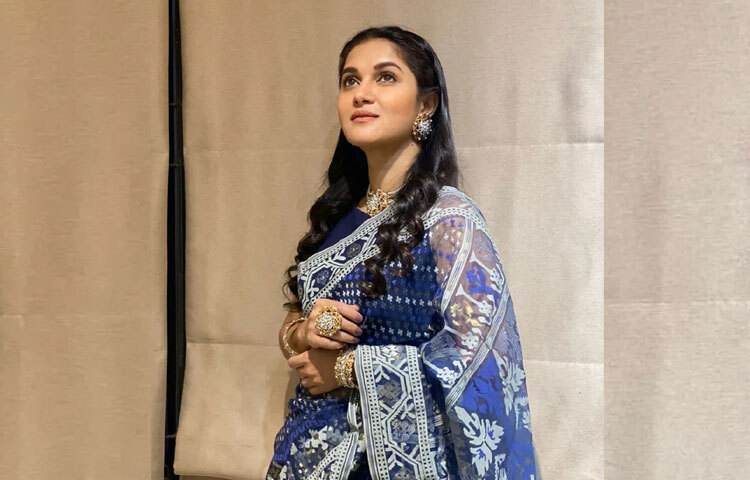 দিনের শুরুতেই সহকর্মী ভক্তদের শুভেচ্ছা পেয়েছেন এই অভিনেত্রী। তিনি অভিনয়ের বাইরে বর্তমানে ব্র্যাক ইন্টারন্যাশনালের আর্লি চাইল্ডহুড ডেভেলপমেন্টের প্রধান হিসেবে কর্মরত আছেন। ছবি: ফেসবুক থেকে