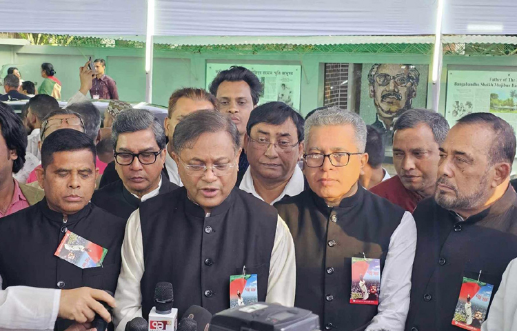 যারা ৭ মার্চকে অস্বীকার করে, তারা আসলে বাংলাদেশের স্বাধীনতা-সার্বভৌমত্বে কতটুকু বিশ্বাস করে সেটি নিয়েই সন্দেহ বলে মন্তব্য করেছেন পররাষ্ট্রমন্ত্রী এবং আওয়ামী লীগের যুগ্ম সাধারণ সম্পাদক ড. হাছান মাহমুদ। ছবি: ইসমাইল হোসেন রাসেল