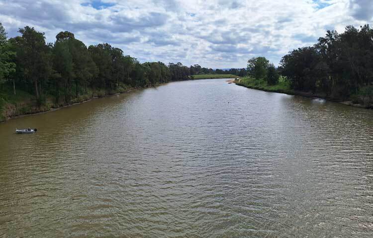 শান্ত হকসবুরি নদী। ছবি: মো. ইয়াকুব আলী
