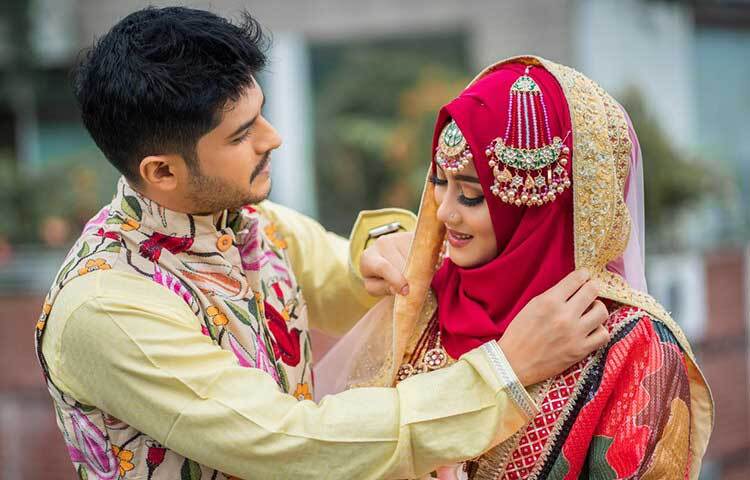 একটি সম্পর্ক বা বিবাহ দীর্ঘস্থায়ী করতে একে অপরকে বোঝা জরুরি। না হলে সংসারে নানা সমস্যা দেখা দিতে পারে। ভালোবাসার মানুষের সঙ্গে আপনার বোঝাপড়া ভালো হলে তাকে বিয়ে করলে সংসারে অন্তত অশান্তি হবে না।