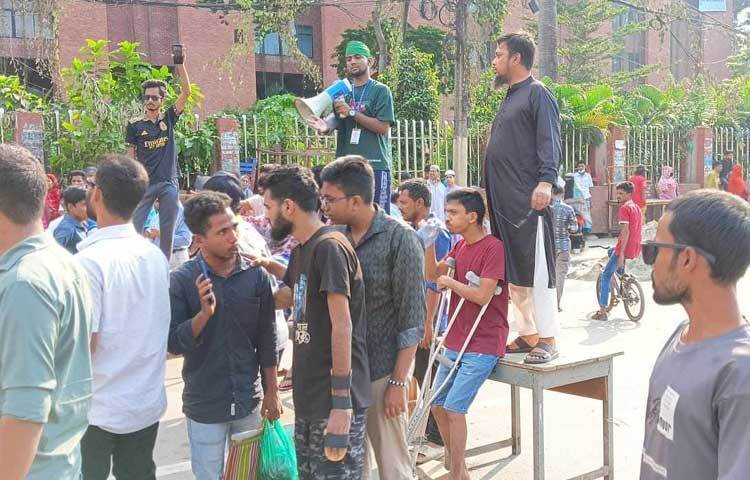 সরেজমিনে দেখা যায়, স্বাস্থ্য উপদেষ্টা প্রায় আড়াই ঘণ্টা ধরে নিটোরে থাকা আহত রোগীদের খোঁজখবর নেন। হাসপাতাল থেকে বের হওয়ার সময় সেখানে সাংবাদিকরা কথা বলতে চাইলে আশপাশে আহত রোগীদের সরতে বলা হয়। এরপরই হাসপাতালে আন্দোলন ছড়িয়ে পড়ে।