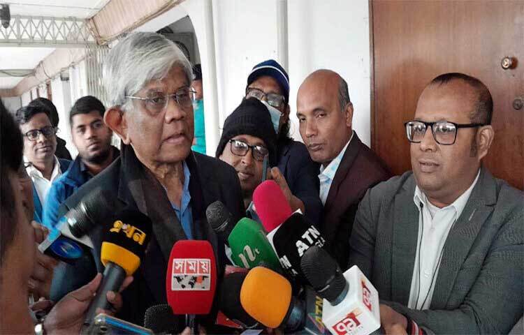 বিভিন্ন ক্ষেত্রে ভ্যাট (মূল্য সংযোজন কর) বাড়লেও জিনিসপত্রের দামের ওপর তেমন প্রভাব পড়বে না বলে জানিয়েছেন অর্থ উপদেষ্টা সালেহউদ্দিন আহমেদ। ছবি: ইসমাইল হোসেন রাসেল