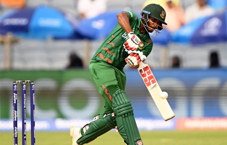 ভারতে অনুষ্ঠিত ওয়ানডে ক্রিকেট বিশ্বকাপে আজ স্বাগতিক ভারতের মুখোমুখি হয়েছে লাল-সবুজের বাংলাদেশ। ভারতের বিপক্ষে টস জিতে ব্যাটিংয়ে নামে বাংলাদেশ। ছবি: সংগৃহীত