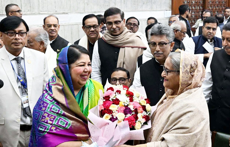 আওয়ামী লীগ সভাপতি শেখ হাসিনা টানা চতুর্থবারের মতো সংসদ নেতা নির্বাচিত হয়েছেন। আজ আওয়ামী লীগের এমপিদের শপথ শেষে সংসদীয় দলের সভায় তাকে সংসদ নেতা নির্বাচিত করা হয়। অপরদিকে ড. শিরীন শারমিন চৌধুরীকে আবারও স্পিকার হিসেবে নির্বাচনের সিদ্ধান্ত হয়। ছবি: পিআইডি
