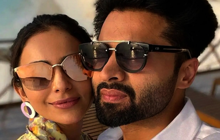 কাজ কম করলেও জ্যাকি ভাগনানির সঙ্গে প্রেমের কারণে সবসময়ই খবরে থাকেন রাকুল প্রীত। ছবি: সংগৃহীত