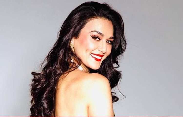 তবে গত দেড় দশক ধরে সিনেমার পর্দা থেকে দূরে রয়েছেন বলিউডের এই জনপ্রিয় নায়িকা। তবে দীর্ঘ বিরতির ইতি টানছেন তিনি। ছবি: সংগৃহীত