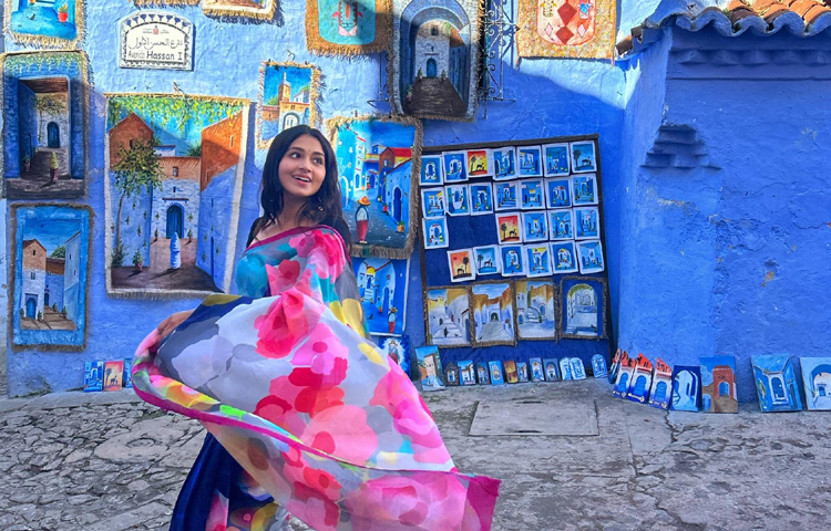 ফারিণ আরও লেখেন, ‘তবে আমার পক্ষ থেকে পুরস্কারটি নিয়েছেন পরিচালক ধ্রুব হাসান ভাইয়া। এর চেয়ে আনন্দঘন মুহূর্ত আর হয় না। আমার কাজকে ভালোবাসার জন্য জুরিকে ধন্যবাদ এবং তেহরানে আমি যে উষ্ণ অভ্যর্থনা পেয়েছি তার জন্য আপনাদের ধন্যবাদ। এটি সত্যিই একটি স্বপ্নের মুহূর্ত ছিল।’ ছবি: ফেসবুক