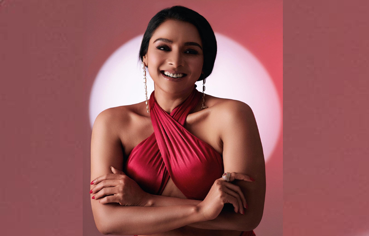 শুধু তাই নয়, ভক্ত-অনুরাগীরা রীতিমতো তাকে বলিউড অভিনেত্রী দীপিকার সঙ্গে তুলনা করেছেন। ছবি: ফেসবুক